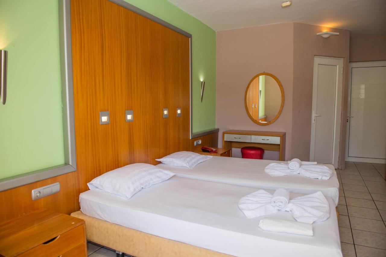 Mojo Hotel Laganas Buitenkant foto